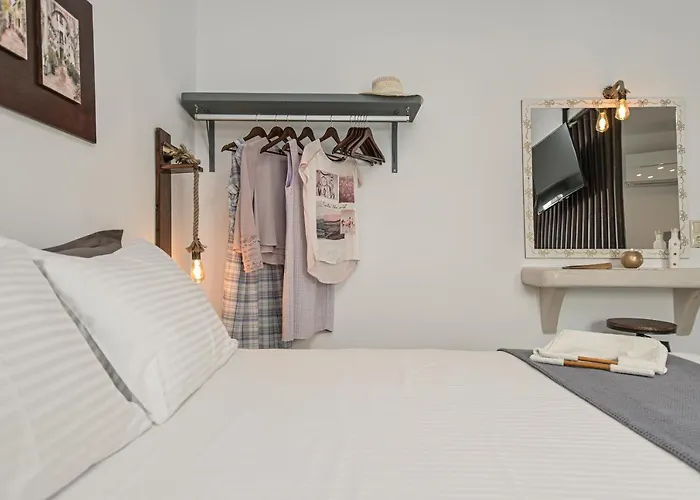 Venetian 2 Apartamento Naxos City