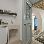 Venetian 2 *