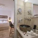 Venetian 2 Apartment