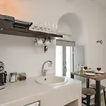 Venetian 2 Apartment Naxos City