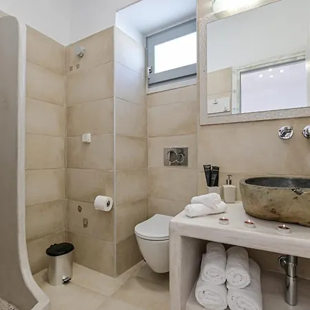 Venetian 2 *